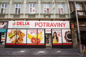 Arca nezaplatila dalsiu splatku dlhu opat jej hrozi bankrot