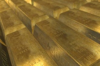 Cena zlata klesla na najnizsiu uroven za takmer sest tyzdnov