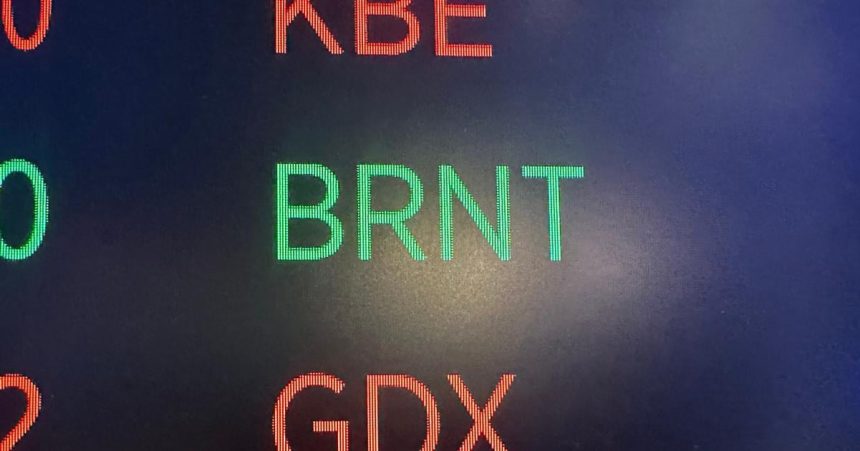 Ceny ropy nadalej rastu Brent prekrocili 113 dolarov za barel