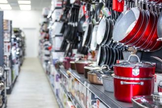 Cesi mali na Slovensku desiatky predajni Zostali po nich milionove dlhy a stara Octavia