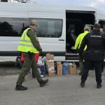 Colnici na vychode kontrolovali stovky vozidiel nasli nelegalne cigarety aj alkohol