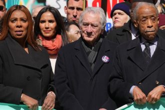 De Niro aj Springsteen V USA sa kona dalsia velka vlna protestov proti Trumpovi