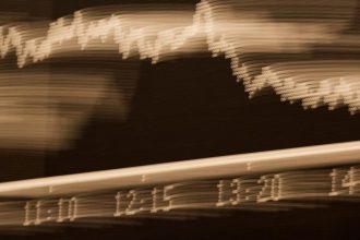 Eurpske akcie oslabili trhy su aktualne rukojemnikmi vyvoja cien ropy