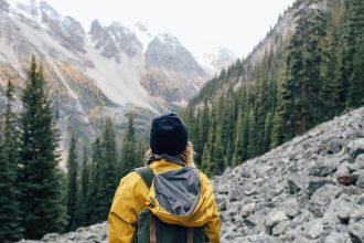 Horska zachranna sluzba neodporuca pohyb v horach pre silny vietor