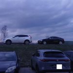 Nezastavi ich ani dopravne znacenie Vodici opakovane parkuju na hradzi Vahu naprik zakazu