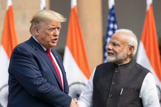 Paradox demokratickeho upadku