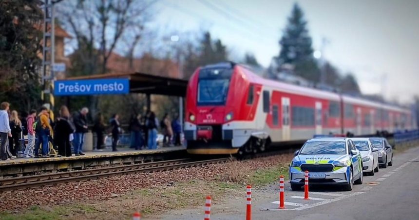 Policajti preskumali zeleznu dopravu zistili dva trestne ciny a 22 priestupkov