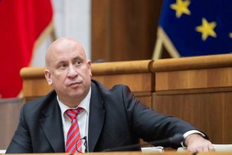 Raz sa o kandidatre na primtora Bratislavy rozhodne po majovom prieskume