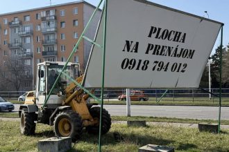 Ruzinov odstranil dva nelegalne billboardy na Bajkalskej ulici