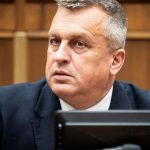 SNS avizuje pripravu zakona ktory zakaze aktvnym politikom vlastnit mdia