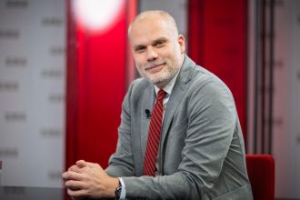 Sklenar Rozsah Kalinakovych nakupov je bezprecedentny a nema strategiu