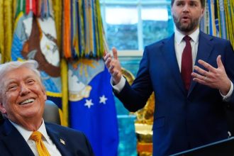 Vance mlcal sef protiteroristickeho centra rezignoval Ako Iran rozdeluje republikanov