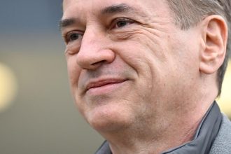 Volby v Slovinsku podla predbeznych vysledkov vyhrala vladnuca strana premiera Goloba