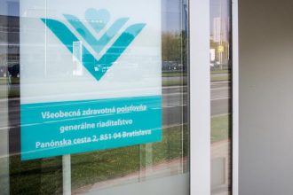 Vszp sa chvali usporami v nemocniciach no pente vyrazne prispela