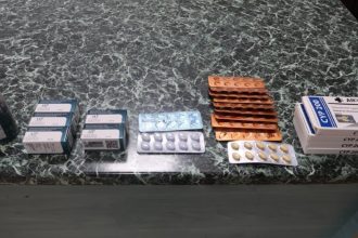 Zena sa snazila prepasovat na Slovensko lieky obsahujuce anabolicke steroidy a na podporu erekcie