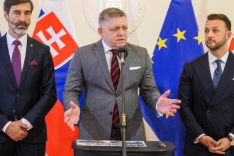 absurdne ale vitane vlada pri zakone o oznamovateloch ustupila najma kvoli financnemu tlaku unie hovori expertka