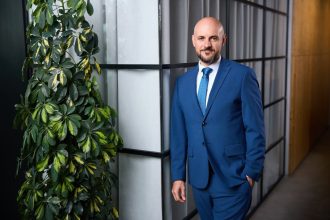 ked zakaznik nie je obmedzeny hotovostou zvykcajne mina viac