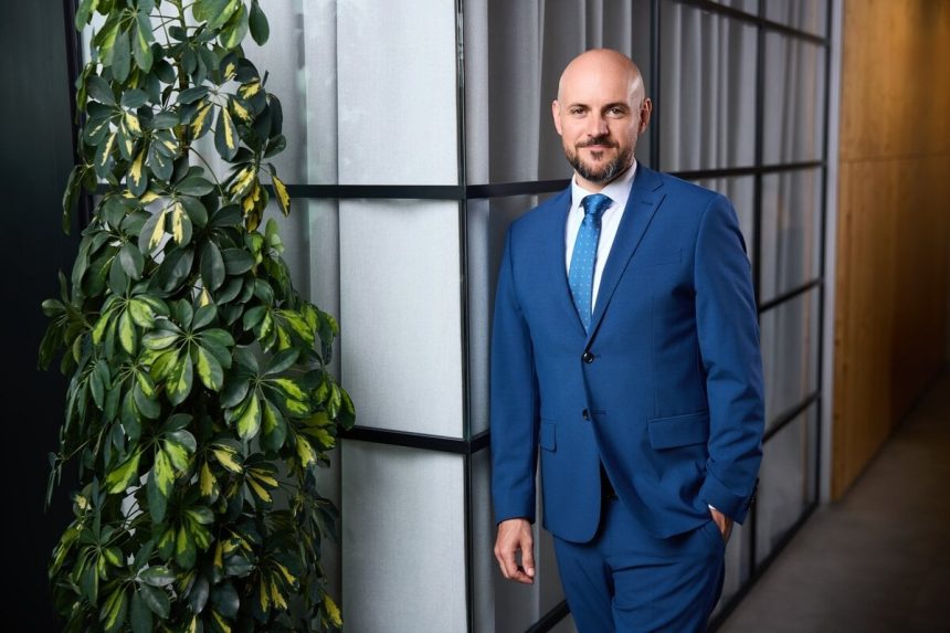 ked zakaznik nie je obmedzeny hotovostou zvykcajne mina viac