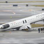 newyorske letisko laguardia ciastocne obnovilo prevadzku otvorili jednu pristavaciu drahu