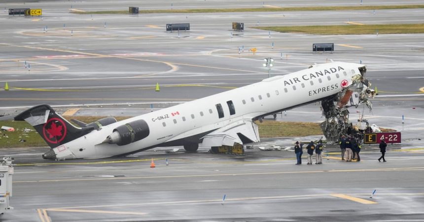 newyorske letisko laguardia ciastocne obnovilo prevadzku otvorili jednu pristavaciu drahu