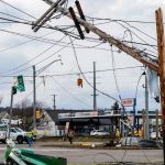 po michigane sa prehnali silne vichrice a predpokladane tornado hlasia tri obete