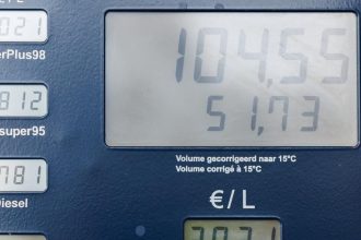 podnikatelska aktivita v eurozone klesa vojna s iranom moze vyvolat stagflaciu