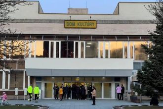 tazko sa mi v tom zorientovat lebo sme na vsetky styri strany hovori seniorka po oslave mdz v dubravke