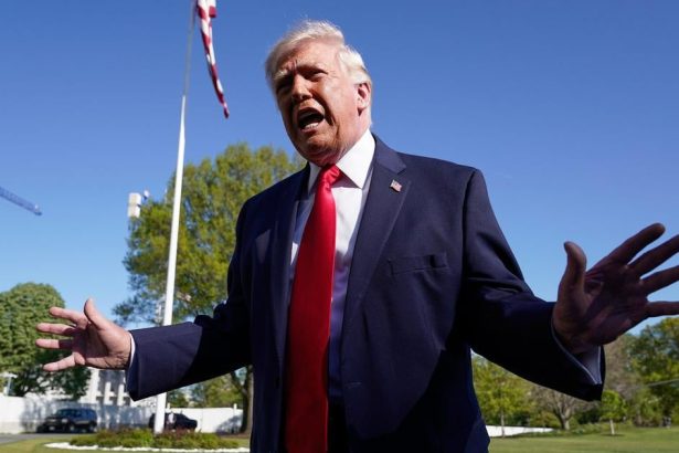 Biely dom oznamil oficialny nazov Trumpovho vitazneho obluka