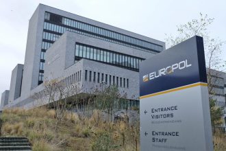 Europol rozbil gang pasujuci Vietnamcov do Evropy