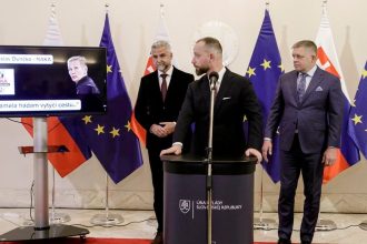 Fico podava trestne oznamenie na sudkyu Zalesku Para vyzyva na oslobodenie aktrov Oistca