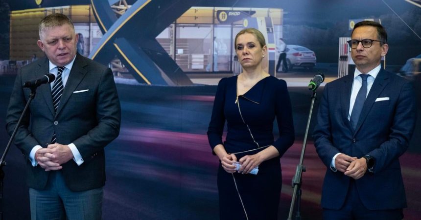 Lacny benzin na Slovensku je podla Fica neudrzatelny Slovnaft uz vracia ropu