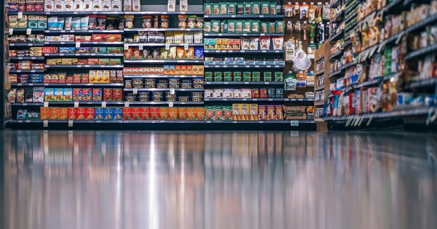 Maloobchodne trzby v februari medzirocne klesli