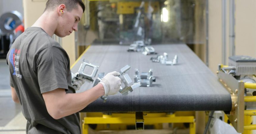 Napatie na Blizkom vychode otriasa globalnou ekonomiou podla analytikov Slovakov caka pokles realnych miezd