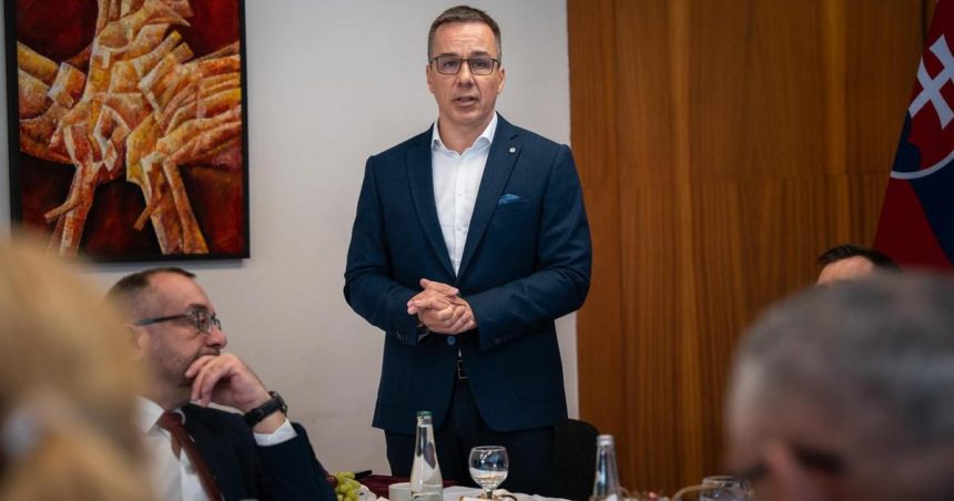 O pridavok na dieta by mal rodic prist pri zaskolactve hovori minister Tomas