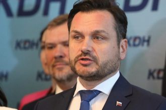 Opozicia vyzyva ministra zdravotnictva aby sa zaoberal poplatkami v zdravotnej starostlivosti
