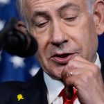 Proces s Netanjahuom sa po preruseni pocas vojny bude od nedele pokracovat