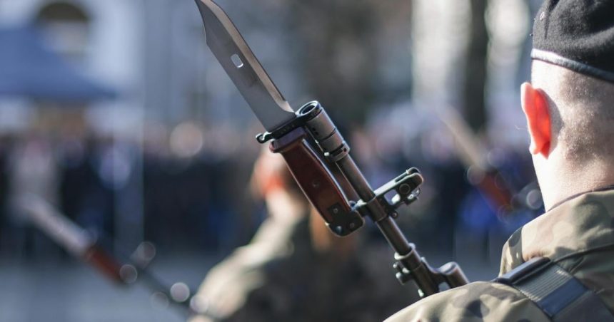 Rakusky ustavny sud zrusil povinnost mat kratke vlasy pre muzov v armade