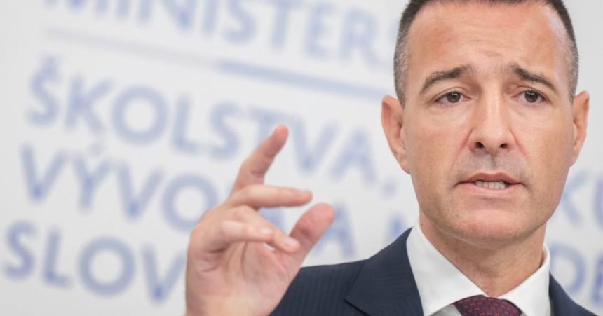 Rezort skolstva a Narodna banka Slovenska budu spolupracovat na zvysovani financnej gramotnosti ziakov