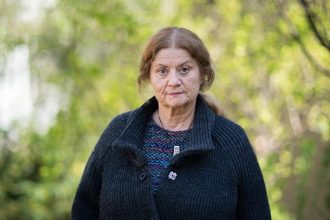 Slnko v sieti malo aj nedostojne chvile Gindl Tatarova Cesi prisli nan ako na cunder v gubernii