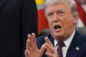 Trump nariadil vyplatit zamestnancom ministerstva vnutornej bezpecnosti