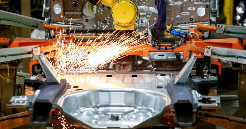 Trzby v priemysle vo februari medzirocne poklesli o 5 3 percenta