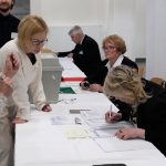 Volby v Madarsku 2026 Rozhoduje sa ci skonci Orbanova vlada minuta po minute