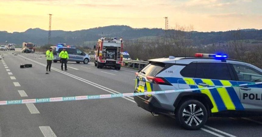 tragicka nehoda na spisi zrazka dvoch vozidiel jeden muz svojim zraneniam podlahol