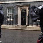 Britsku vladu opustili dalsie dve clenky