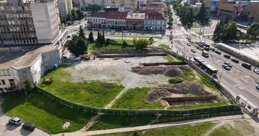 Investor potrebuje pozemky na dalsie prace Malo to byt formalne ale komplikacie sa zhorsuju