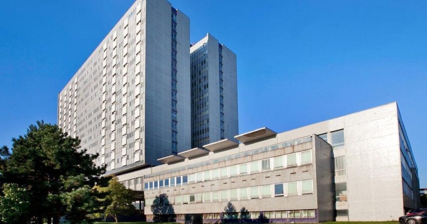 Odborari z kosickej nemocnice pozaduju dokladnu kontrolu hospodarenia vedenie a ministerstvo sa brania
