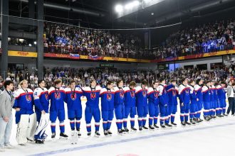 Poblaznili Slovensko hrali finalo Kto su strieborn medailisti na MS v hokeji U18