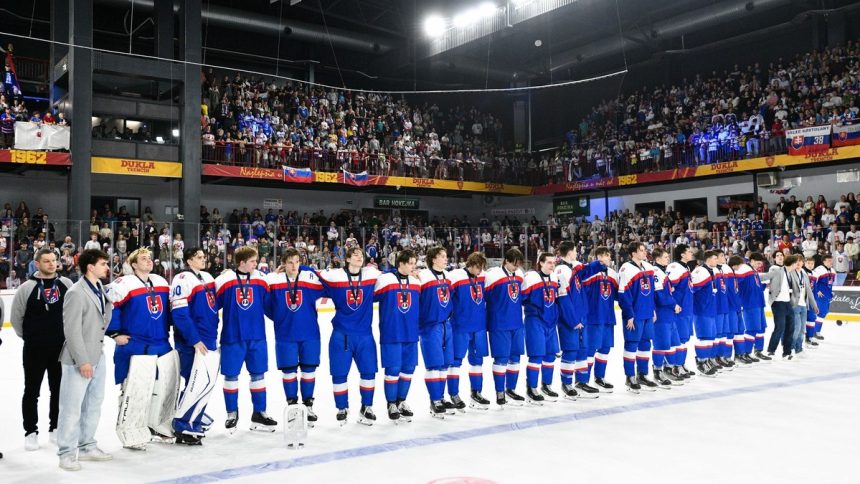 Poblaznili Slovensko hrali finalo Kto su strieborn medailisti na MS v hokeji U18