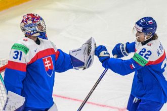Trapenie so stastnym koncom Slovenski hokejisti vstupili do MS vitazstvom