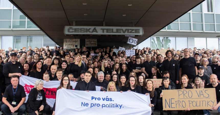 Babiso vlada zrusila poplatky za televiziu a rozhlas Opozicia hovori o slovenskych mafianskych taktikach